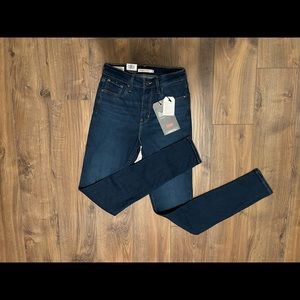 Levi’s 721 High Rise Skinny Size 26